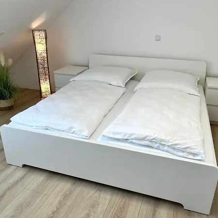 Premium 75qm 3 Kueche, Balkon, Smart Tv, Wifi * Aalen